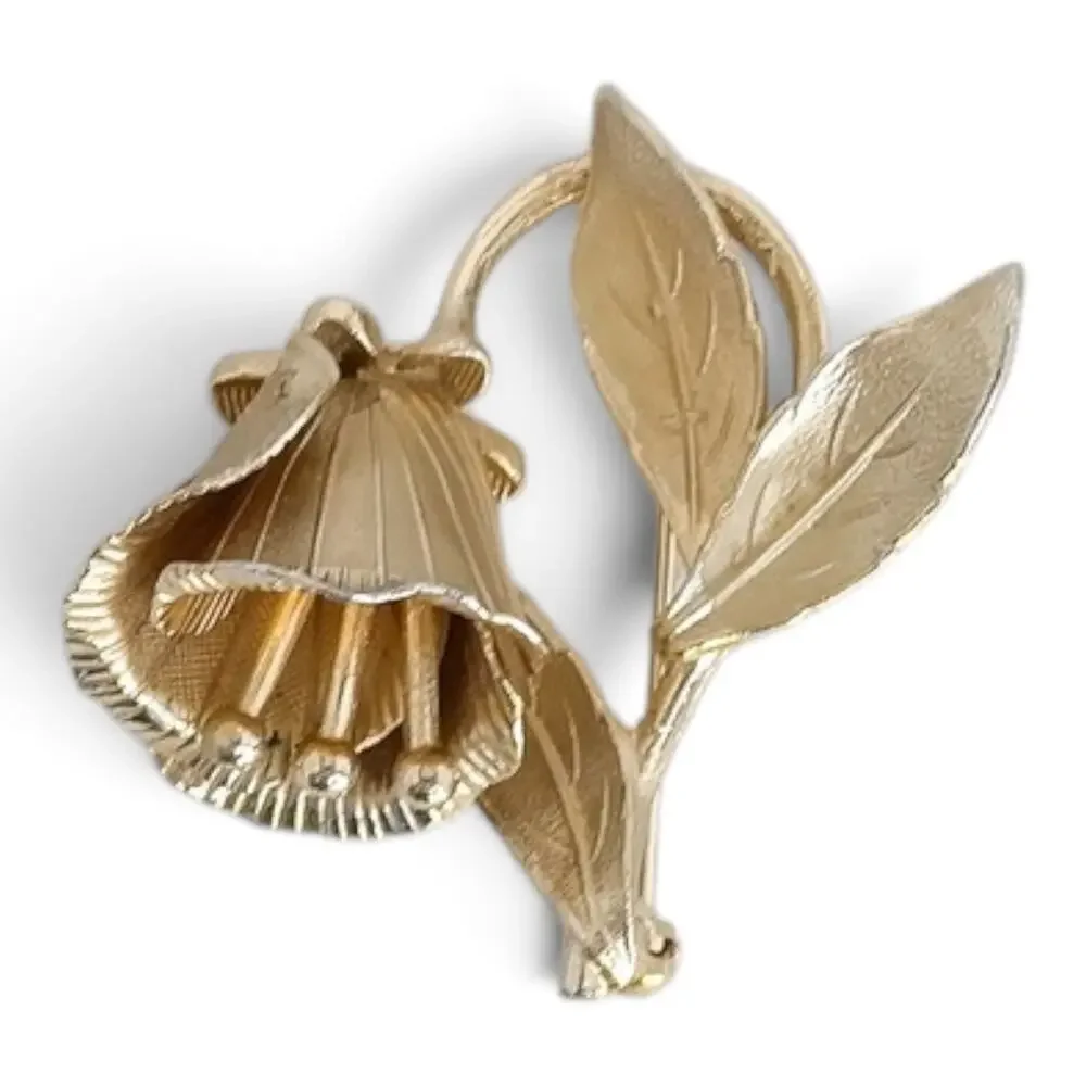 Vintage Signed Coro Gold Tone 3D Flower Bloom Brooch Dimensional Design